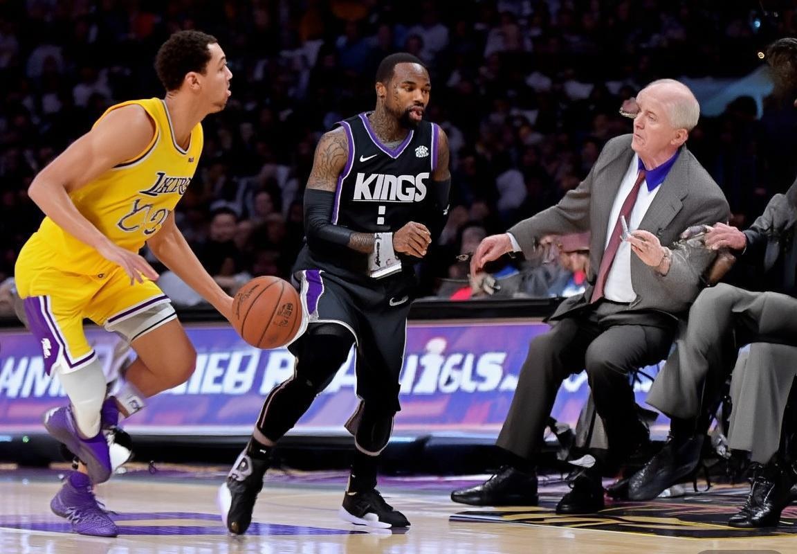 2015年湖人国王季前赛亮点解析：新秀崛起与战术对决(图3)